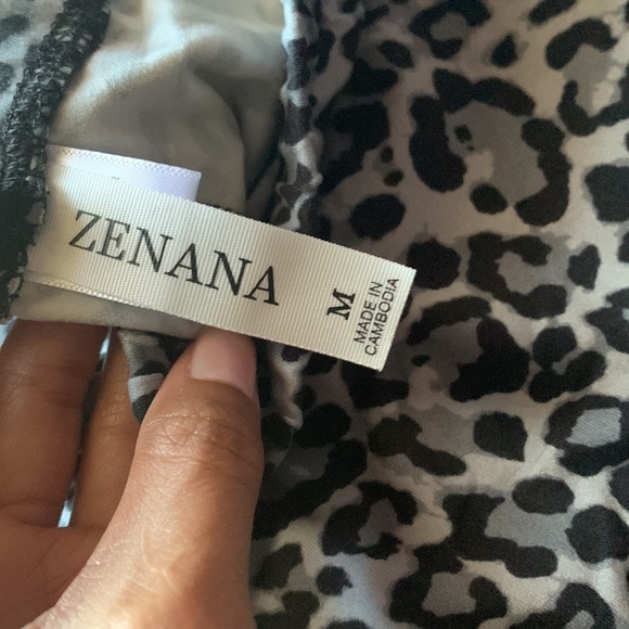 Grey leaopard print biker shorts - Picture 3 of 4